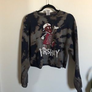 Cropped Vintage Hershey Crewneck